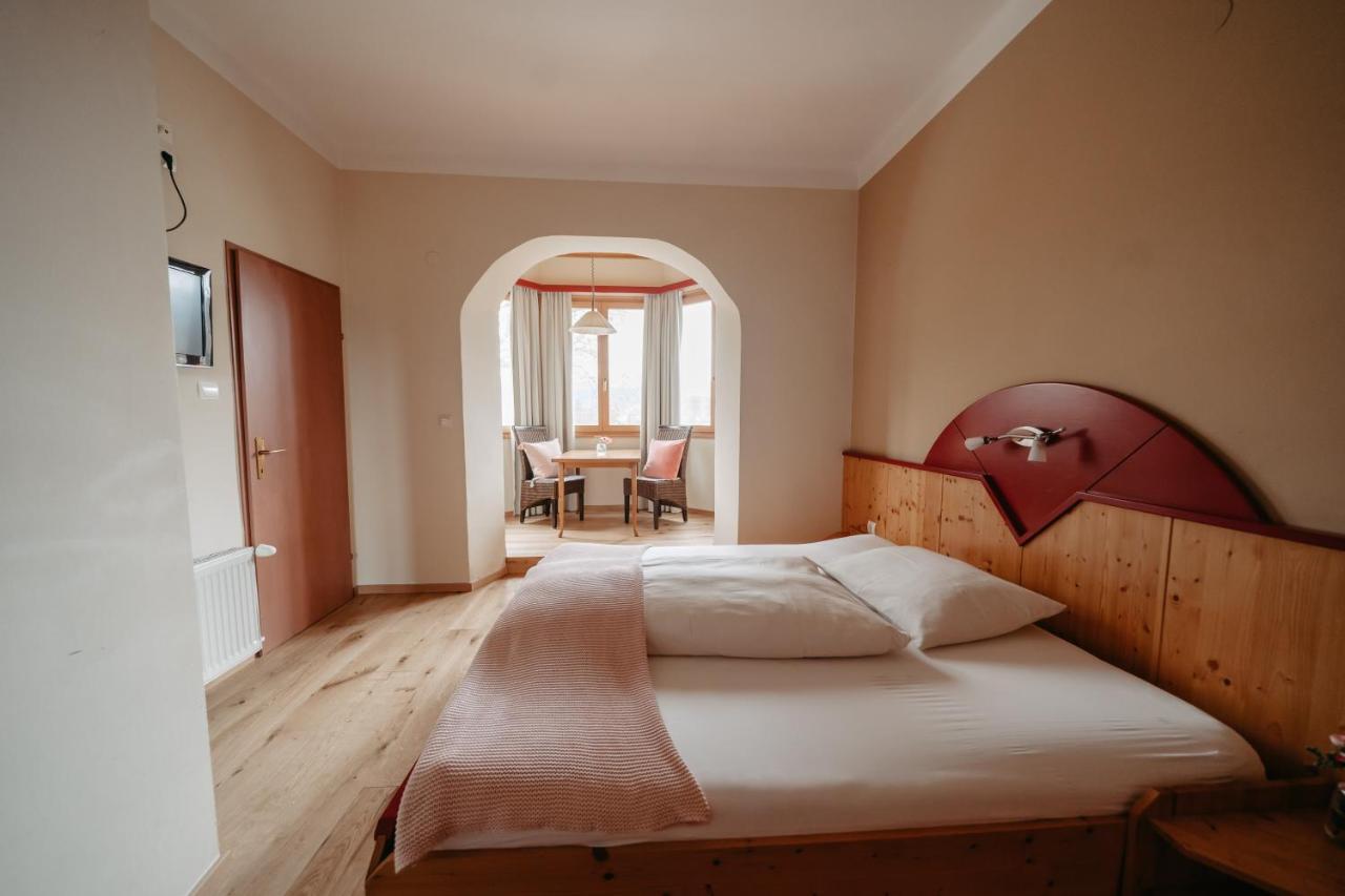Hotel - Restaurant Soleo Krumpendorf Bagian luar foto
